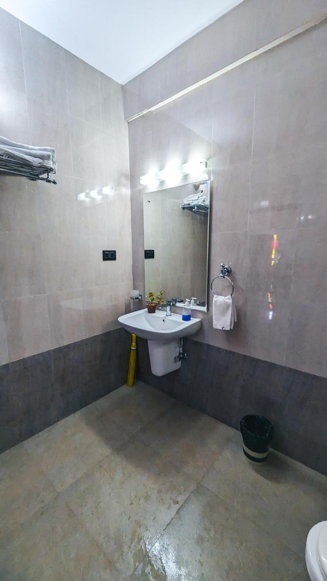 The First House By V3Homestay 4Bhk Private Pool Calangute Buitenkant foto