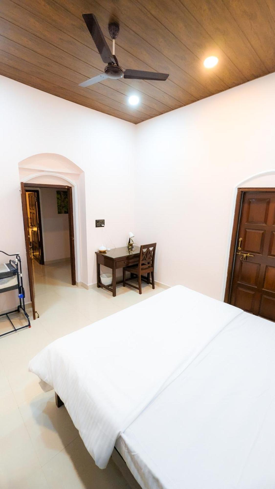 The First House By V3Homestay 4Bhk Private Pool Calangute Buitenkant foto