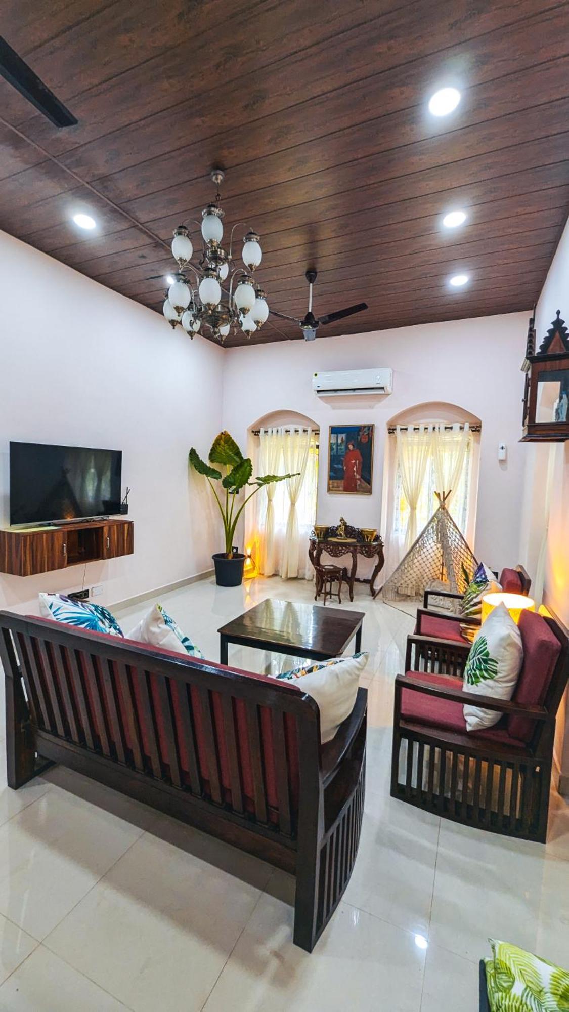 The First House By V3Homestay 4Bhk Private Pool Calangute Buitenkant foto